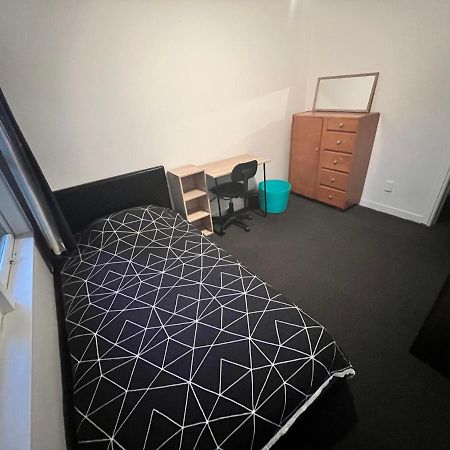 Single Room #1 Or #3 - Homestay Family Home - No Breakfast ハミルトン エクステリア 写真